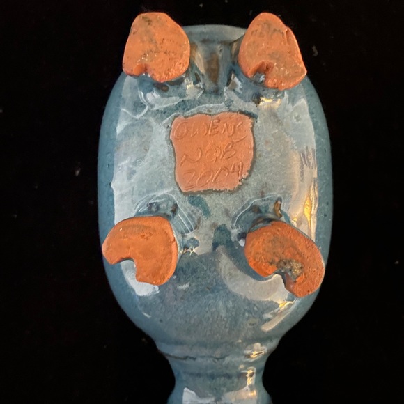 Signed Owens NC pottery piggy bank. Blue glaze - Picture 9 of 10